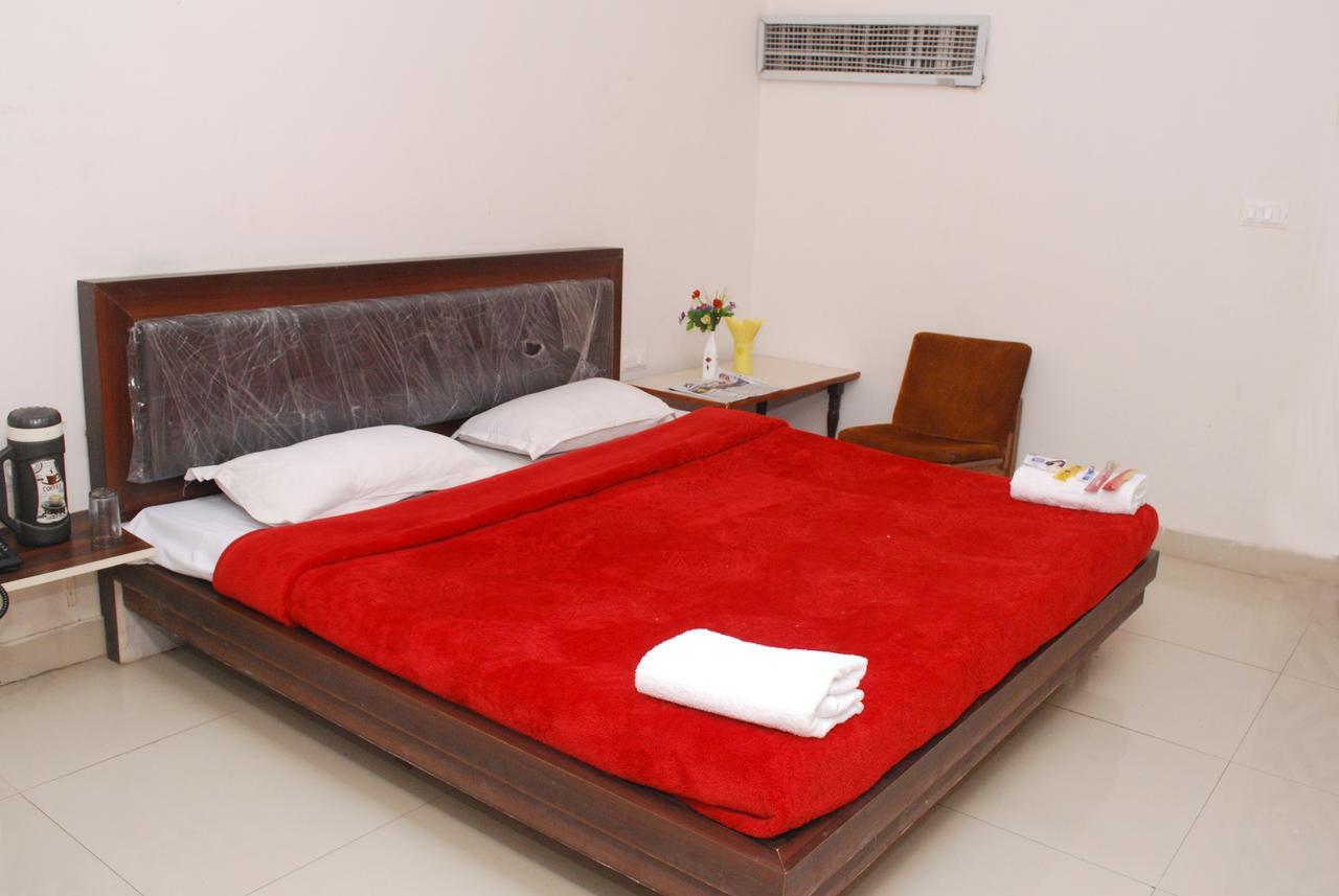 Hotel Harish Palace Agra  Εξωτερικό φωτογραφία